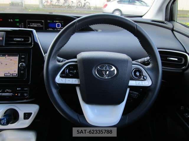 Toyota PRIUS 2017-09 217225-15