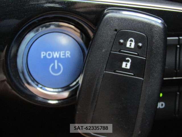 Toyota PRIUS 2017-09 217225-13
