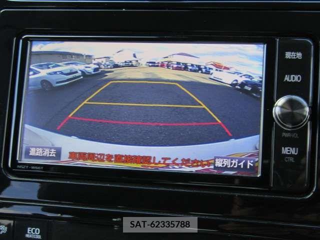 Toyota PRIUS 2017-09 217225-11