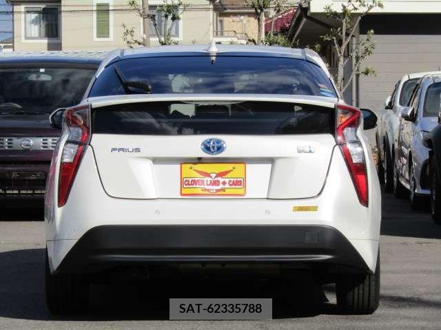 Toyota PRIUS 2017-09 217225-5
