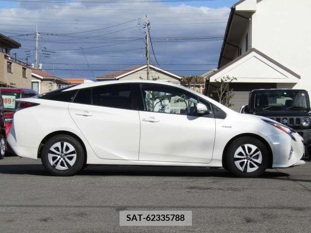 Toyota PRIUS 2017-09 217225-3