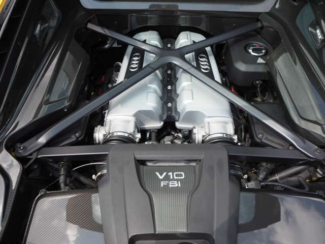 Audi R8 2017-12 10937-19