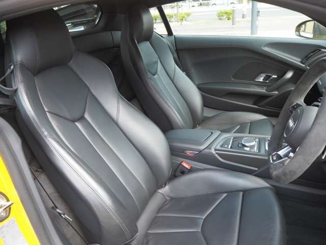 Audi R8 2017-12 10937-1