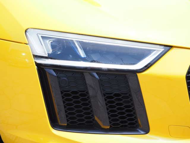 Audi R8 2017-12 10937-4