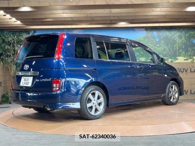 Toyota ISIS 2006-03 361875-17