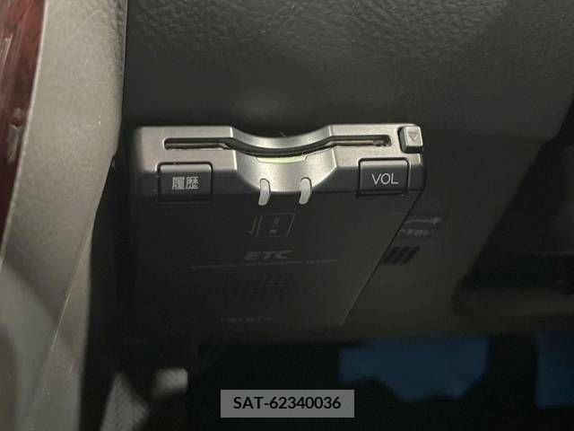 Toyota ISIS 2006-03 361875-5