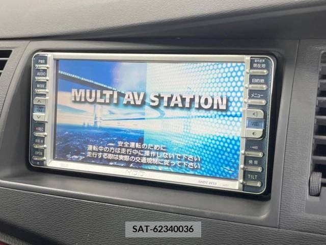 Toyota ISIS 2006-03 361875-2