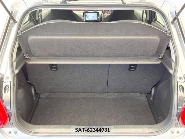 Suzuki SWIFT 2021-11 383543-11