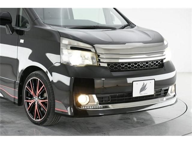 Toyota VOXY 2011-06 193470-3