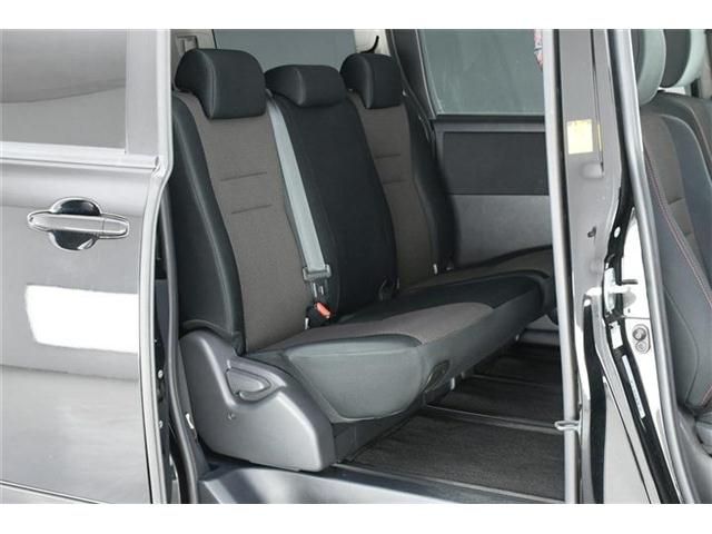 Toyota VOXY 2011-06 193470-10