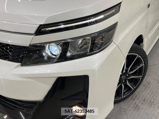 Toyota VOXY 2017-06 289115-11