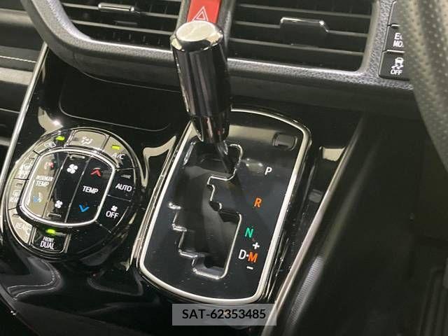 Toyota VOXY 2017-06 289115-19