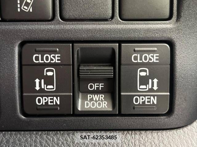 Toyota VOXY 2017-06 289115-5