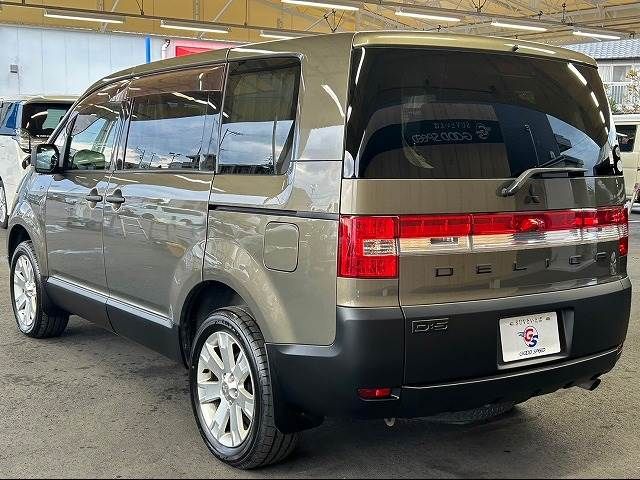 Mitsubishi DELICA D5 2007-03 188820-16