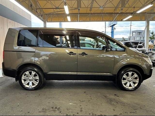 Mitsubishi DELICA D5 2007-03 188820-14