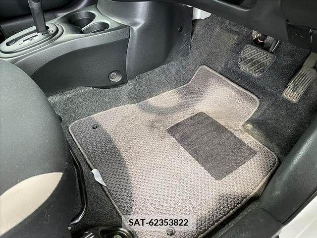 Nissan NOTE 2017-03 279943-25