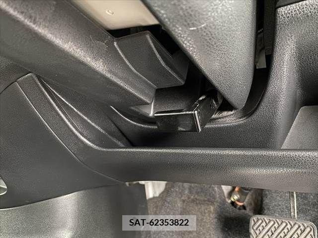 Nissan NOTE 2017-03 279943-24