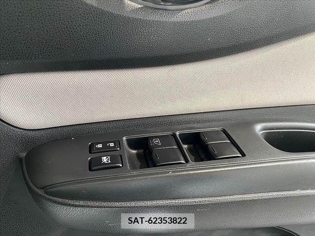 Nissan NOTE 2017-03 279943-22