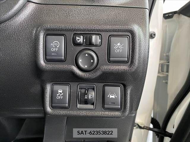 Nissan NOTE 2017-03 279943-2