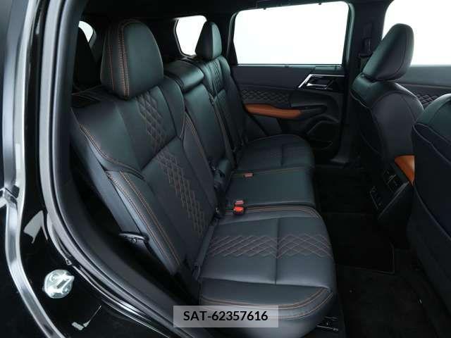 Mitsubishi OUTLANDER PHEV 2023-03 221851-6