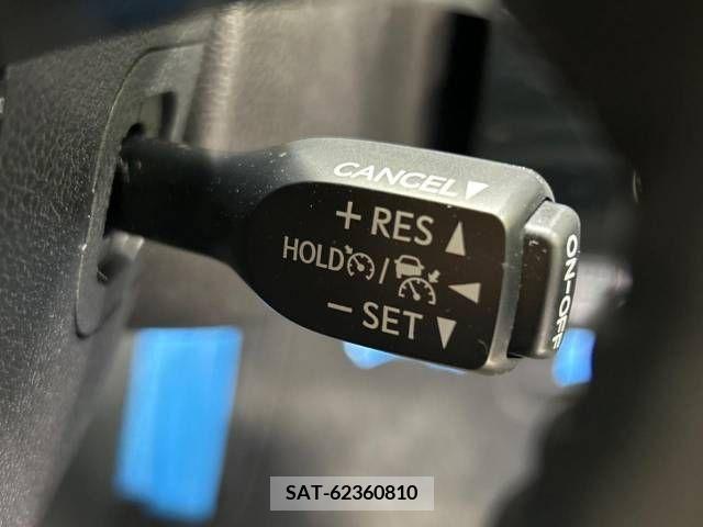 Toyota PRIUS 2020-03 235911-4