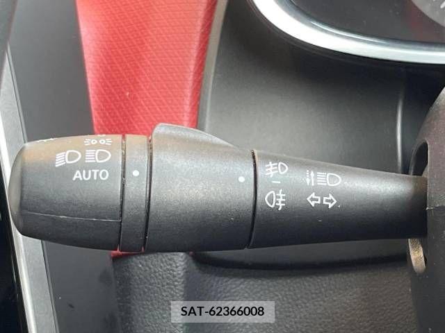 Renault LUTECIA 2018-08 377134-5