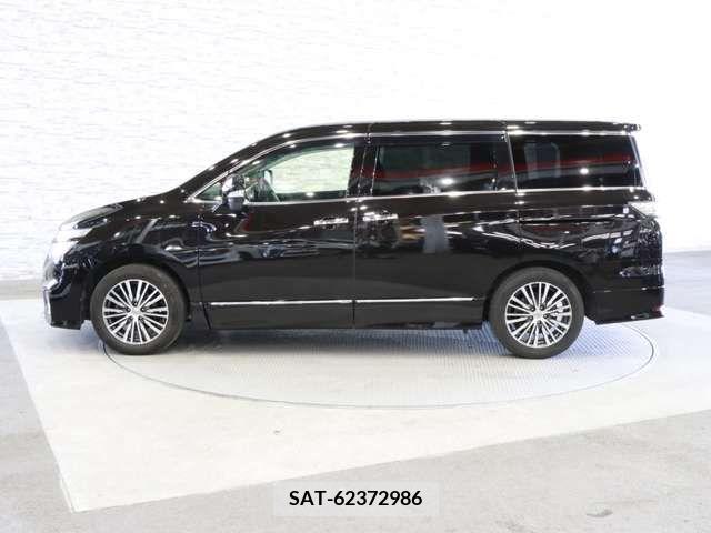 Nissan ELGRAND 2017-04 268689-10