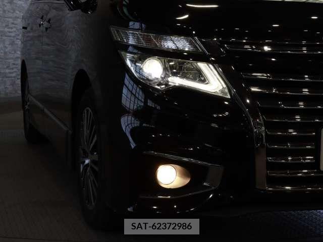 Nissan ELGRAND 2017-04 268689-13