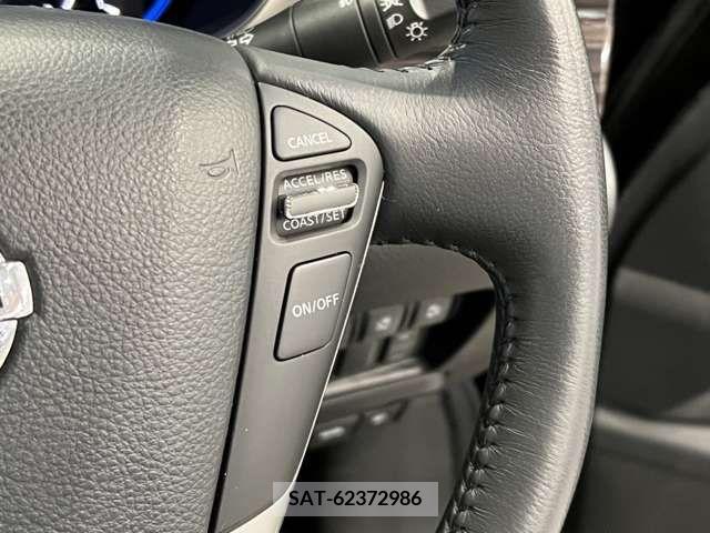 Nissan ELGRAND 2017-04 268689-17