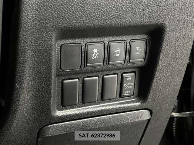 Nissan ELGRAND 2017-04 268689-19