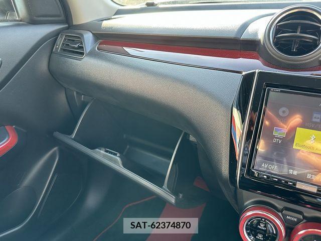 Suzuki SWIFT 2017-09 215326-27