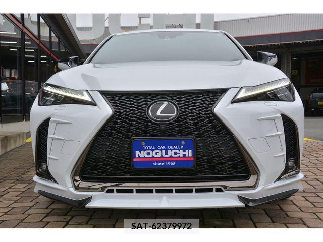 Lexus UX 2020-12 221942-1
