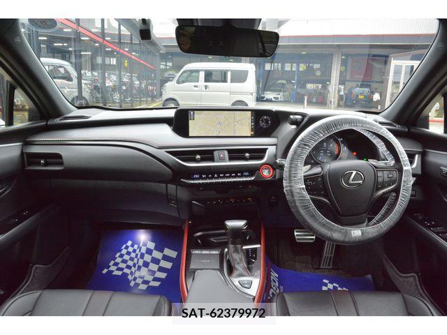 Lexus UX 2020-12 221942-6