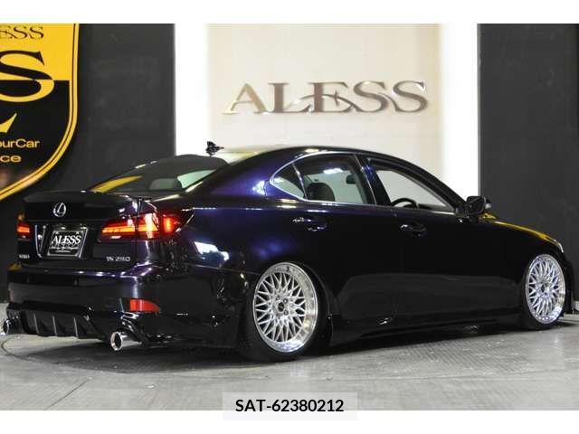 Lexus IS 2012-02 226320-2