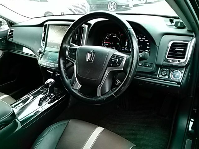 Toyota CROWN SEDAN 2015-03 193488-1