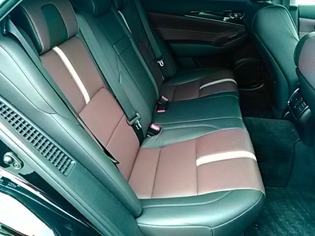 Toyota CROWN SEDAN 2015-03 193488-14