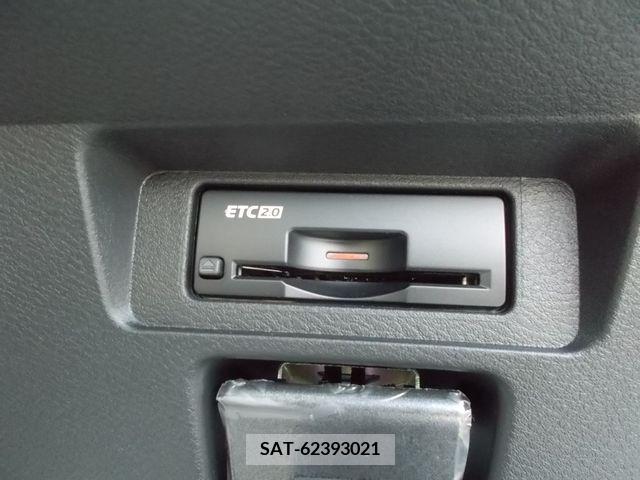 Nissan AURA 2023-08 356685-17