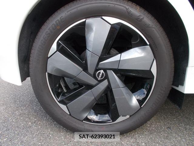 Nissan AURA 2023-08 356685-27