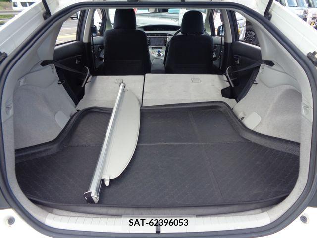 Toyota PRIUS 2013-03 282156-18