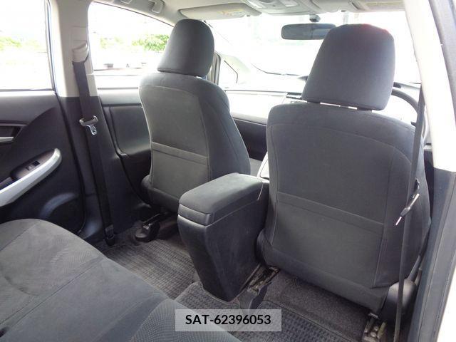 Toyota PRIUS 2013-03 282156-16