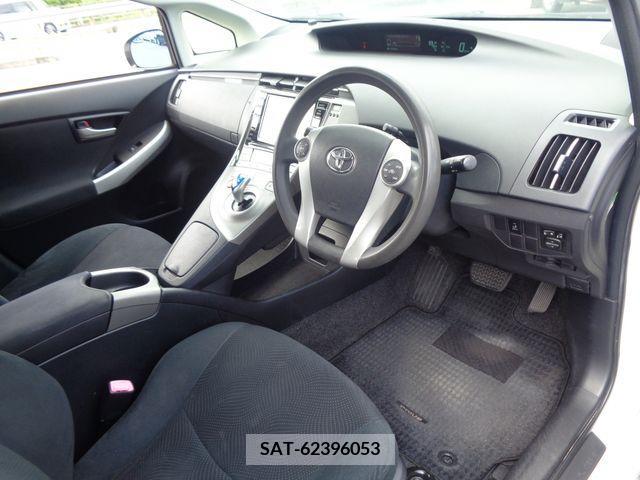 Toyota PRIUS 2013-03 282156-13