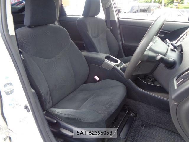 Toyota PRIUS 2013-03 282156-14