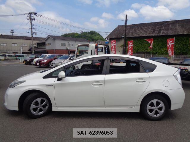 Toyota PRIUS 2013-03 282156-6