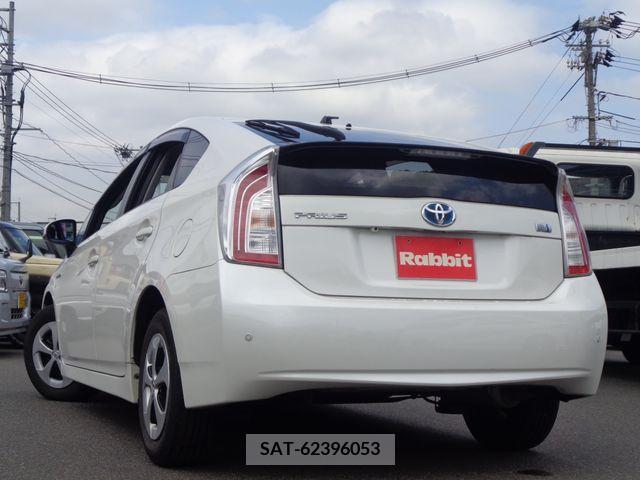 Toyota PRIUS 2013-03 282156-2