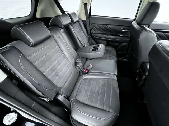 Mitsubishi OUTLANDER PHEV 2017-12 15668-6