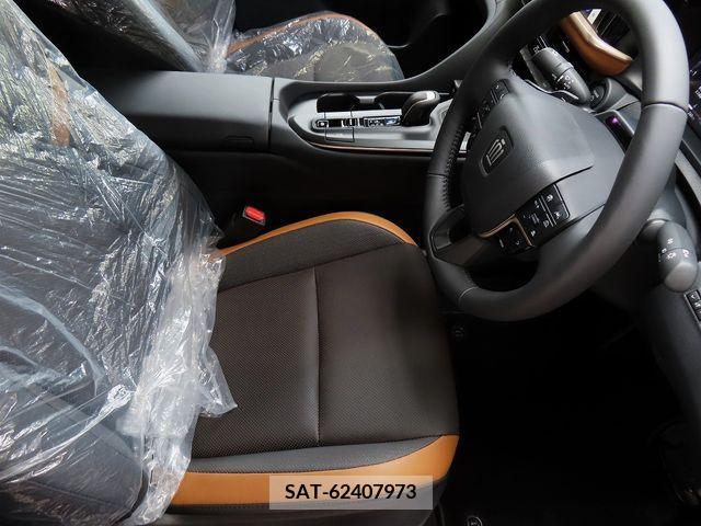 Toyota CROWN 2023-09 333497-20