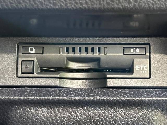 Toyota VOXY 2018-05 9976-7
