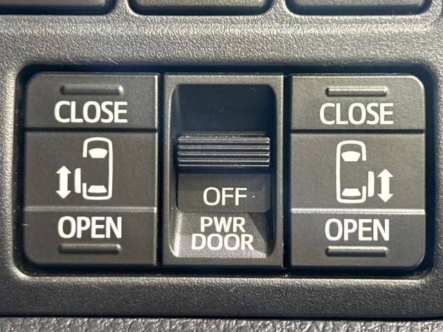 Toyota VOXY 2018-05 9976-5