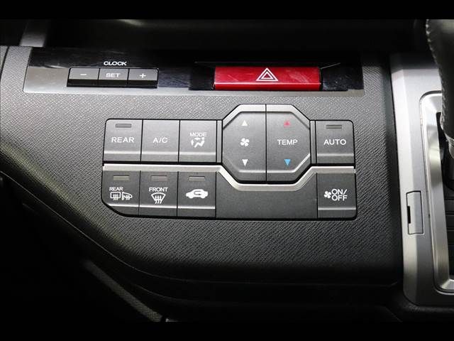 Honda e 2015-01 28849-5