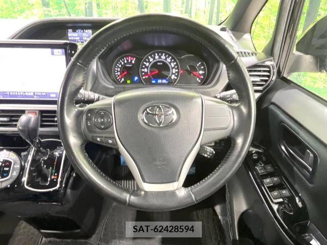 Toyota NOAH 2017-11 365118-11